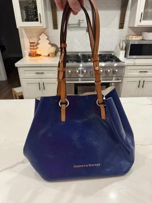 Bolso de mano de cuero Dooney Bourke Foto 1 de 3