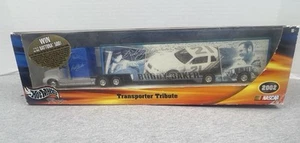 Camión Transporter Tribute NASCAR Buddy Baker 21 2002 escala 1/64 Hot Wheels - nuevo en caja - Imagen 1 de 11