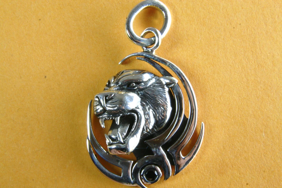 Dog Testa Bitbull Teschio Motociclista Ciondolo IN Argento 925 Vero / 333 - Immagine 1 di 1