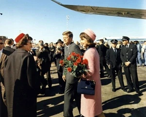 Presidente John F Kennedy Sra. Kennedy Dallas, TX 8x10 Foto 27 - Imagen 1 de 2
