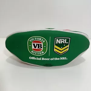 Steeden VB Victoria Bitter NRL Ball Senior Size 5 Green/White Brand New - Foto 1 di 4