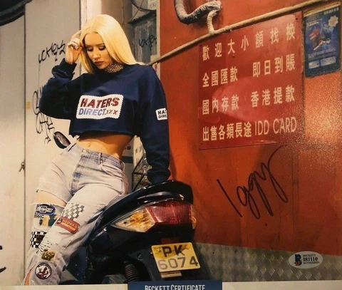 Iggy Azalea Signed 8x10 Photo Autographed COA Beckett BAS Grammy Rapper Model Cover