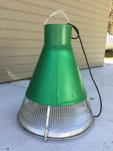 **Vintage AMMTECH X500 BIG GREEN CONE 25" UV BUG ZAPPER LIGHT FARM HOME USA MADE - Picture 1 of 14