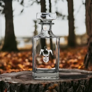 Skull Jester Decanter 26 Oz Bourbon Whiskey Premium Glass Personalize Joker NEW - Picture 1 of 6
