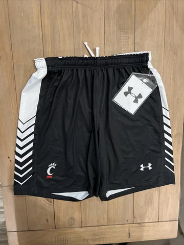 Under Armour Cincinatti Bearcats Armourfuse Soccer Short Men's L Black UJUS10M Cover