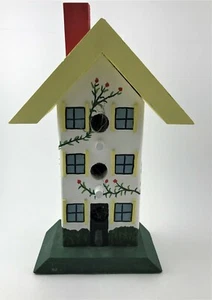Casa para pájaros decorativa hecha a mano en madera pintada. Solo decoración no para exterior. - Imagen 1 de 6