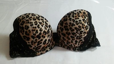 Sujetador H&M Sin Tirantes Multidireccional Push-Up Estampado Animal Talla 32C Foto 1 de 3