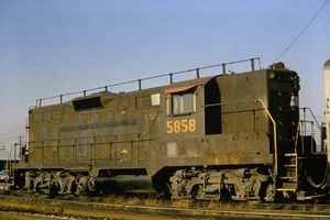 PC PENN CENTRAL 5858 SHARONVILLE OH 1970 KODACHROME TRAIN SLIDE - Bild 1 von 1