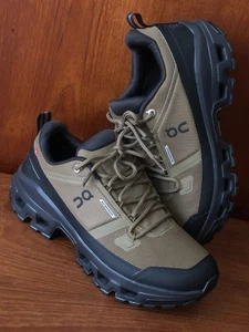 ON RUNNING CLOUDROCK LOW WATERPROOF ALL TERRAN SNEAKER HUNTER BLACK UK7,5 USM8 - Bild 1 von 23