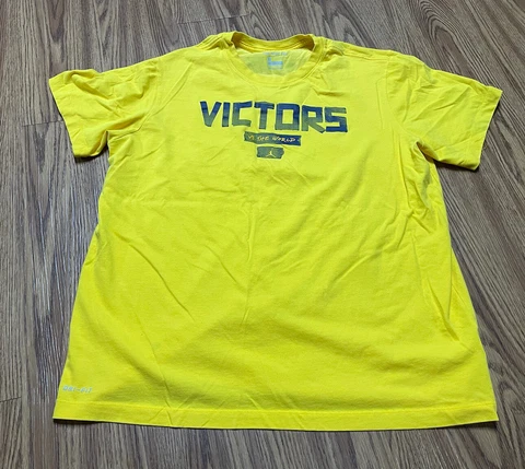 Mens Nike Dri-FIT MICHIGAN WOLVERINES SHIRT XL Victors Vs. The World Jordan Cover