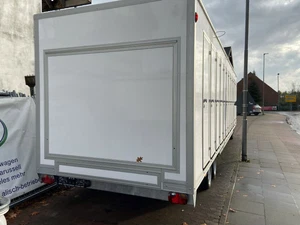 Der Größte Fahrbare Toilettenwagen der Welt zur vermietung bei Alisch. - Bild 1 von 11