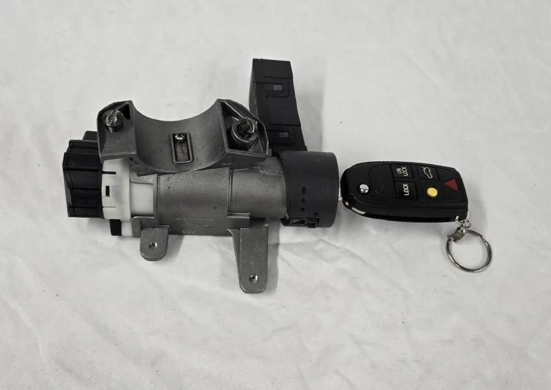 2003-2014 Volvo XC90 Ignition Switch WithOut Cylinder Lock Housing wIth Key Oem - Image 1 of 4