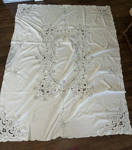 Stickerei Blumen Tischdecke Kante Cutwork 81”x65” Sehr guter Zustand Cremeweiß Mauve Nähte - Bild 1 von 7