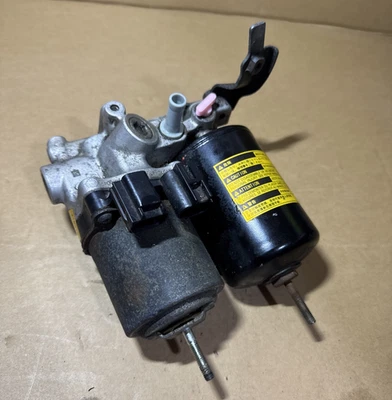 Actuador de bomba de refuerzo de freno ABS Toyota Prius Gen 3 OEM 2010-2015 | Original OEM Foto 1 de 4