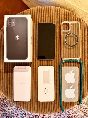 IPHONE 11 64 GB NERO BLACK APPLE IOS MACOS MACBOOK IPAD WATCH IMAC AIRPODS TV - Immagine 1 di 2