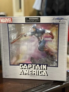 Diamond Select Toys Marvel Gallery VS: Captain America PVC Statue BRAND NEW - Picture 1 of 5