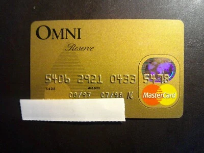 VINTAGE *OMNI RESERVE GOLD MASTER CARD *RARE EXPIRED CREDIT CARD.  Exp. 7/98 - Image 1 of 2