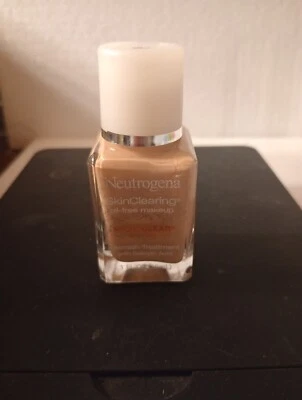 Neutrogena Skin Clearing Oil-Free Makeup Foundation - 30 BUFF, 1 Oz 9/2025 - Image 1 of 4