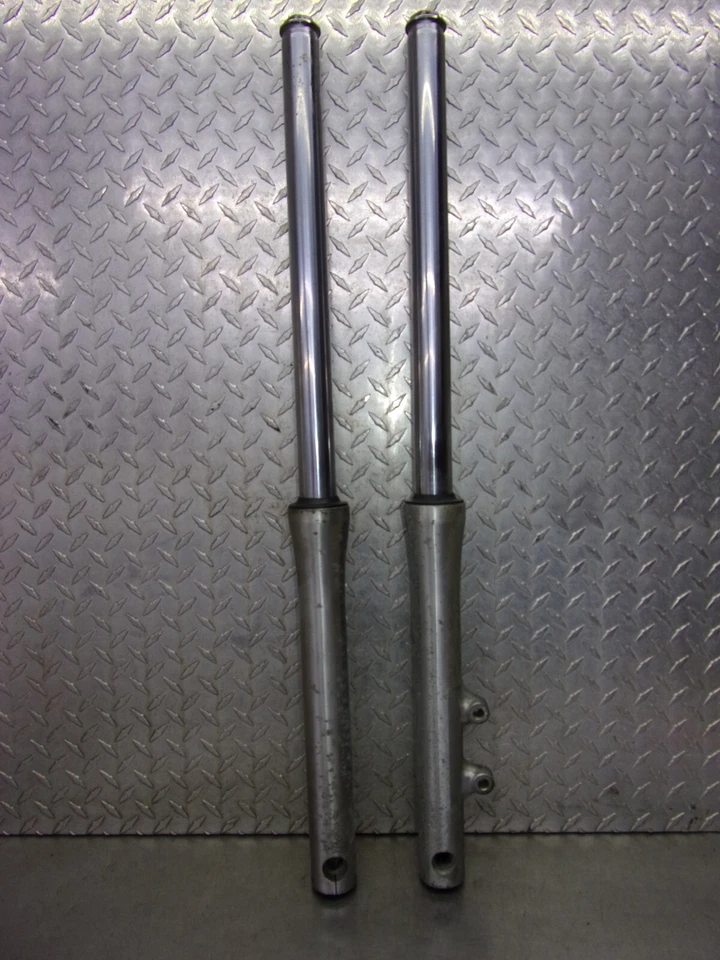 982 B SUZUKI INTRUDER VS 700 1986 OEM FORK LEGS FRONT FORKS SUSPENSION TUBES — 第 1/4 张图片
