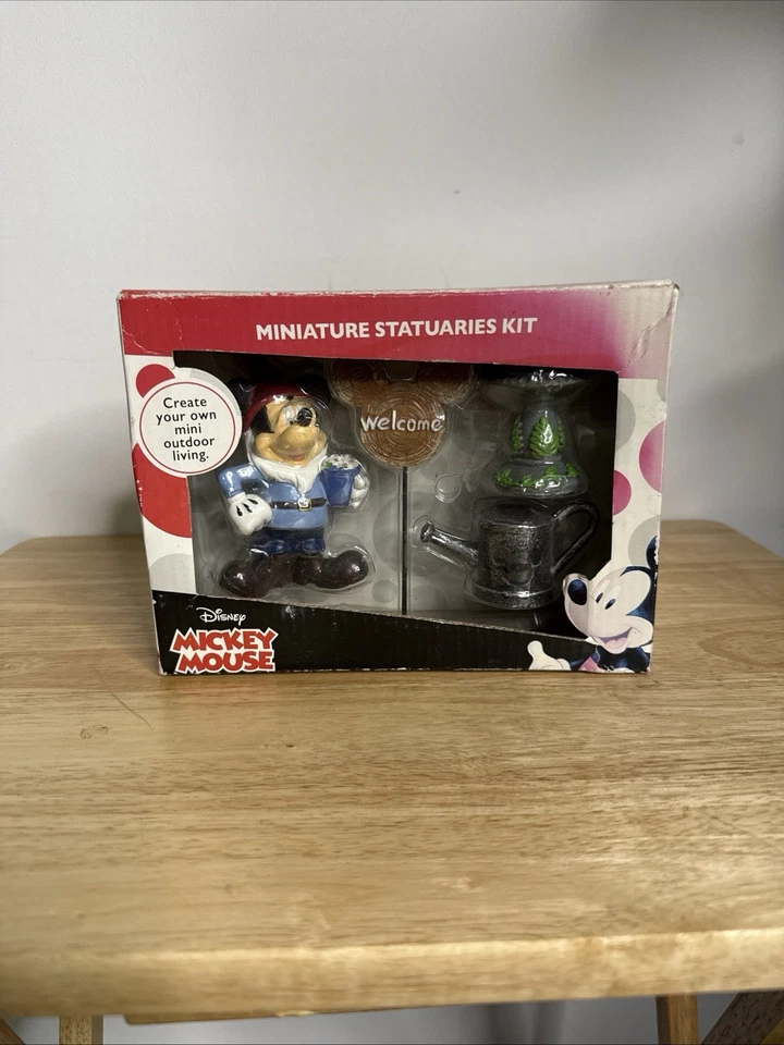 NUEVO Disney Mickey Mouse 4 Piezas Bienvenida Miniatura Hadas Jardín Estatuarias Set  Foto 1 de 4