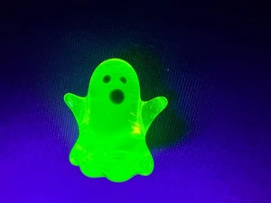 Uranium Glass Ghost Figurine in Vaseline Super Glow Halloween Spooky Lampwork - Picture 1 of 14