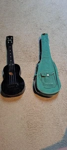 🎶✨ Vintage 1950s Lindell Ukulele w/ Gingham Case 🌿 Mid-Century Cool! 🎸 - Picture 1 of 6