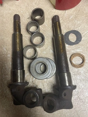 Studebaker 525668 Commander 1947 1948 1949 NOS King Pin Set Kingpin NOS - Image 1 of 2