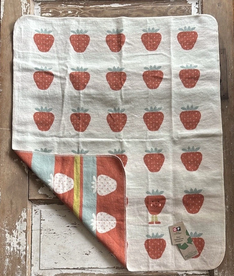Manta para bebé David Fussenegger fresas reversible suave Foto 1 de 4