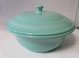 Vintage 80s Fiesta Ware Covered 9”Dish with Lid Sea Mist Teal Green. USA - Afbeelding 1 van 7