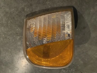 2001 年原始设备制造商福特 F150 转向信号。  乘客权利。   — 第 1/2 张图片