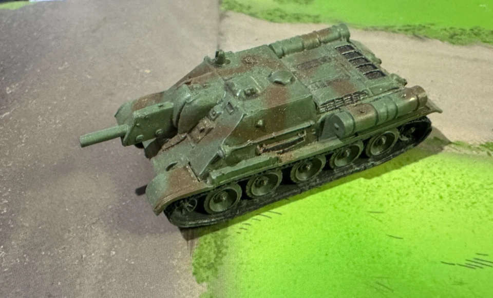 1/144 WW2 Vehicle : SU-122 Self Propelled Gun "Camo" [USSR] : TAKARA - Image 1 of 1