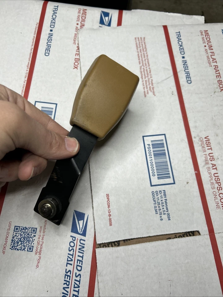 93.5 94 95 JAGUAR XJS CUPÉ HEBILLA CINTURÓN SEGURIDAD TRASERO DERECHO BEC23658AFW CEBADA Foto 1 de 4