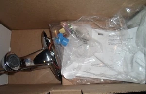 DELTA 501LF-HDF SINGLE HANDLE FAUCET (NEW IN BOX) - Picture 1 of 2