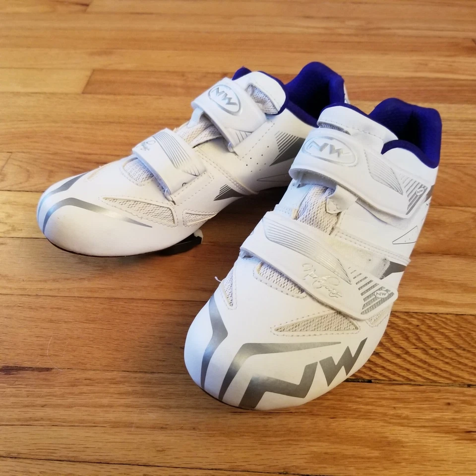 Zapatos de ciclismo de carretera Northwave Eclipse para mujer blancos/plateados EE. UU. 8,6 / UE 41 Foto 1 de 4