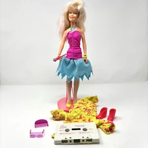 Jem & The Holograms Flash & Sizzle Jem / Jerrica Doll Hasbro 4003 W/ Accessories - Picture 1 of 14