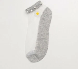 Handcrafted ~ Gray ~ Embellished w/Pearls ~ Embroidered Daisy ~ Ankle Socks - Picture 1 of 4