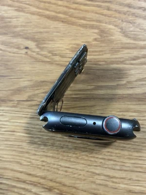 Apple Watch Series 4 44mm Cellular LTE mit Defekten Display - Bild 1 von 2