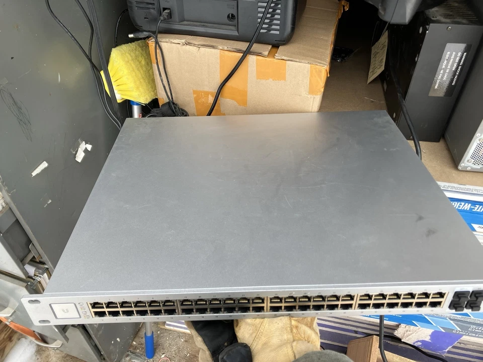 Conmutador de red Ubiquiti UniFi US-48-500W 48 puertos PoE+ Gigabit Ethernet 4xSFP/+ Foto 1 de 4