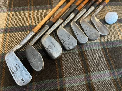 Palos de nogal americano antiguos - Tom Stewart hierros y madera, juego de golf Gutty - listos para jugar Foto 1 de 4