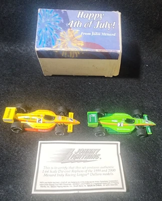 Raro conjunto de autos de carreras Johnny Lightning Menard Indy 1999 y 2000 con certificado Foto 1 de 4