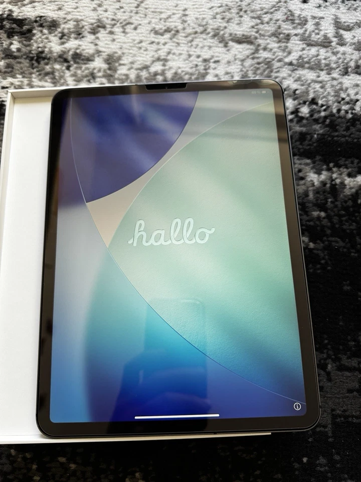 Apple iPad Pro 1. Gen 64GB, Wi-Fi + 4G (Ohne Simlock), 11 Zoll - Space Grau - Bild 1 von 4