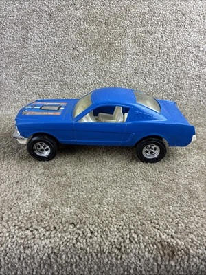 Ford Mustang Fastback 1965 Tootsietoy Trac-master escala 1/16 Foto 1 de 4