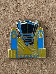 B6 (26) PIN 'S  DISNEY MOVIE PARKS 100% AUTHENTIC - Picture 1 of 1