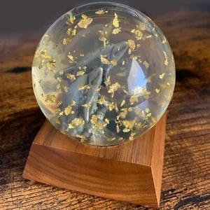 2 Dolphins Golden Rain Snow Globe 24K Gold Flakes Paperweight Dolphin Decor Desk - Picture 1 of 16