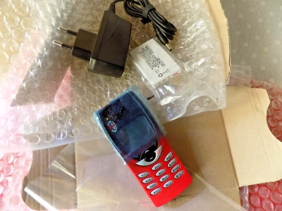 Cellulare NOKIA 8210 cover MILAN - Immagine 1 di 4