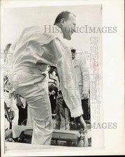 1965 Press Photo Race Car Driver A.J. Foyt Qualifies for Indianapolis 500