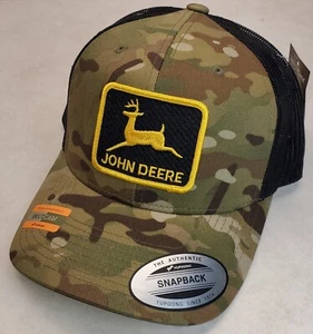 John Deere Aufnäher auf Yupoong Classics 6606 Druckknopflasche MultiCam tarnfarben/schwarz - Bild 1 von 9