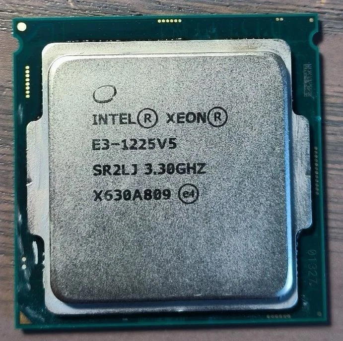 Intel Xeon E3-1225 V5 LGA-1151 CPU Processor 3.00 GHz 4-Core 8MB 80W GPU P530 - Image 1 of 2