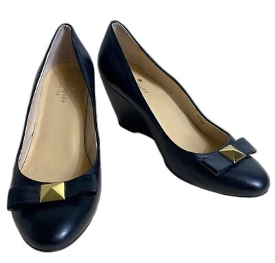 Женские туфли на танкетке Kate Spade черная лакированная кожа 8 М золотистый металлический бант деталь - Изображение 1 из 4