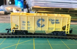 HO Scale Life-Like, 2 Bay Hopper, Chessie System B&O, Yellow, #629822 no box - Picture 1 of 6